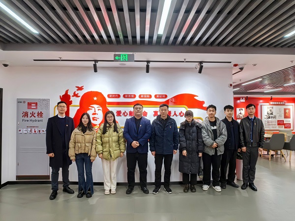 地產集團團支部開展“學雷鋒”志愿服務活動